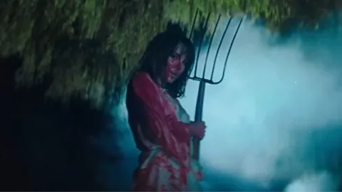 Belinda impacta a sus seguidores al publicar video cubierta de sangre.