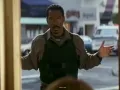 Te contamos por qué a Eddie Murphy lo atraparon con una chica trans y qué hacía con ella. (Escenas de la película ‘El negociador’ por Azteca 7)
