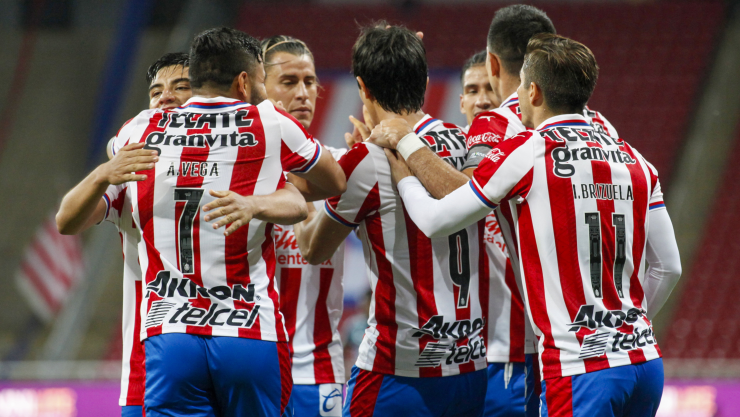 Alexis Vega usará el dorsal número 10 con Chivas