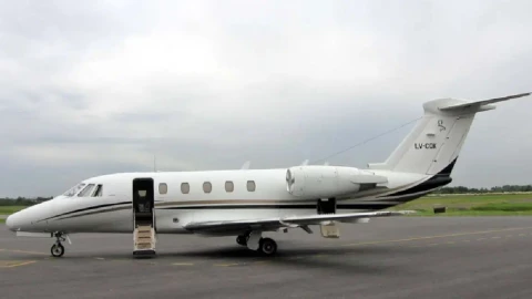 Avión se desploma frente al mar en Veracruz: Hay tres muertos