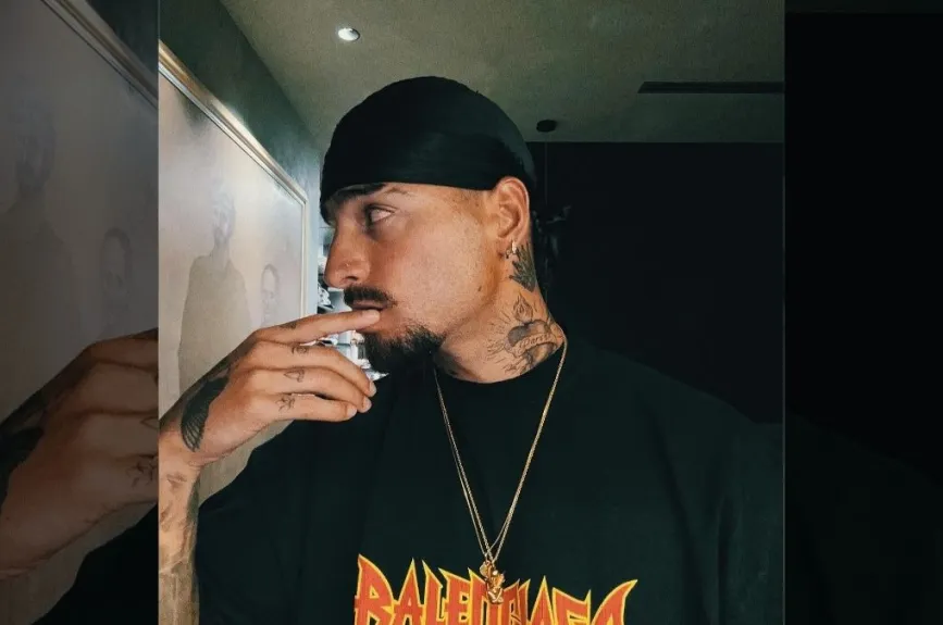 Maluma de perfil.jpg