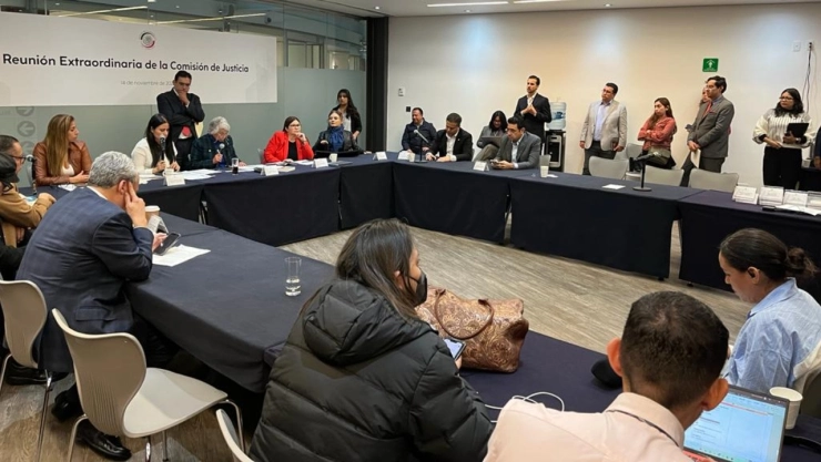 Avala comisión de Justicia del Senado renuncia del ministro Arturo Zaldívar