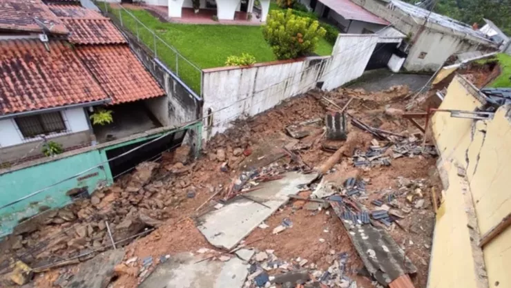 ¡TRAGEDIA! Sube a 50 el número de muertos por el deslave en Venezuela