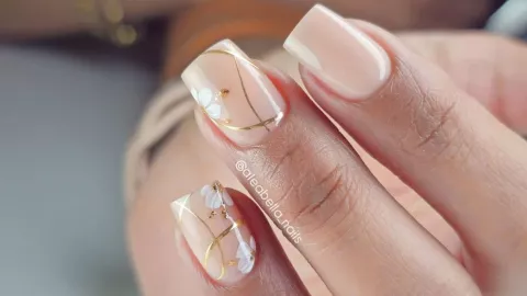 manicura rusa mujeres 50 y 60 años