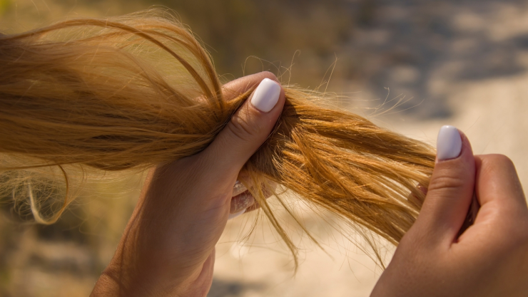 /estilo-de-vida/peluqueros-truco-evitar-cabello-naranja-en-verano