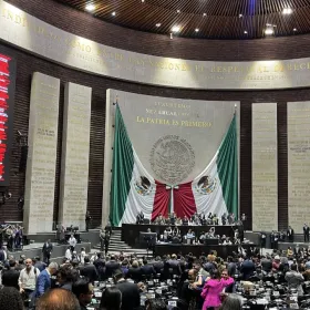 Morena aprueba dictamen para aplazar un año eleccion judicial.