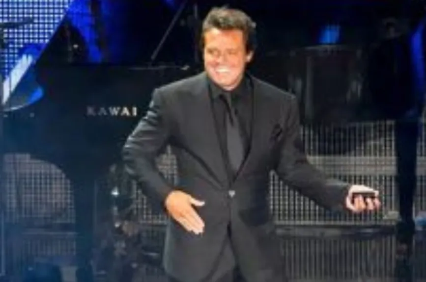 Luis Miguel ovacionado.jpg
