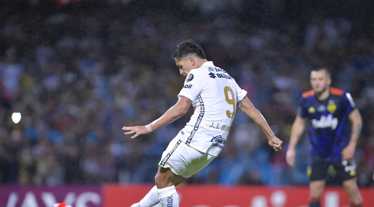 Juan Dinenno Pumas ofertas Arabia