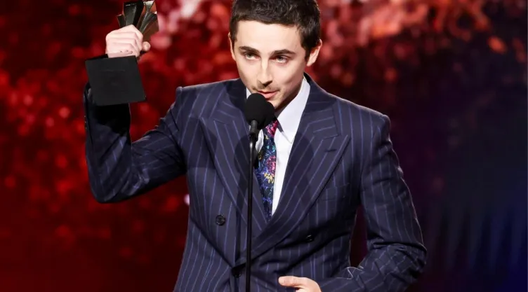 Timothée Chalamet gana Mejor Actor en los Critics Choice Awards 2026 y emociona con su discurso