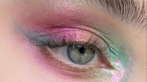 Los ojos acuarela son ideales para las que prefieren diseños artísticos