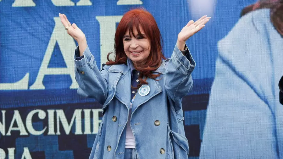 La expresidenta argentina fue notificada de su condena. Comienza a cumplir arresto domiciliario en Constitución