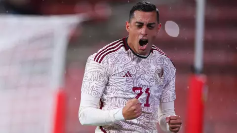 Rogelio Funes Mori celebra su gol con la Selección Mexicana
