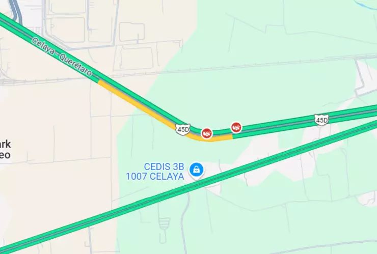 Volcadura de tráiler provoca tráfico en la autopista Celaya-Apaseo el Grande, 23 de abril 2025.png