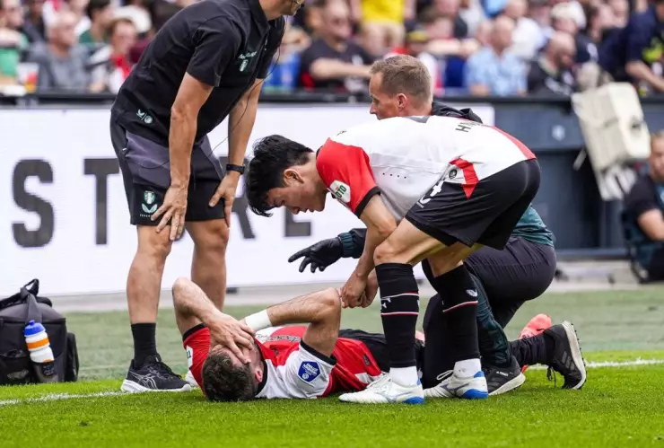Lesión de Santiago Gimenez con el Feyenoord