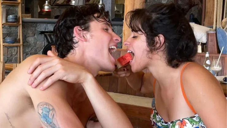 Camila Cabello y Shawn Mendes disfrutan del Día de Muertos en México.