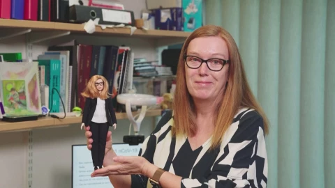 Barbie honor a científicas, médicos y enfermeras.