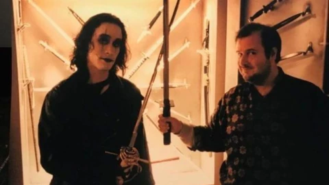 Director de ‘El cuervo’ muestra descontento sobre el remake de la cinta