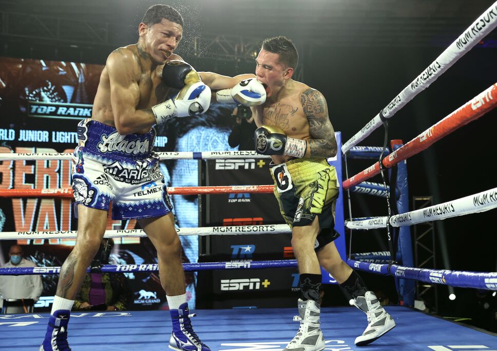 Óscar Valdez noquea brutalmente al Alacrán Berchelt