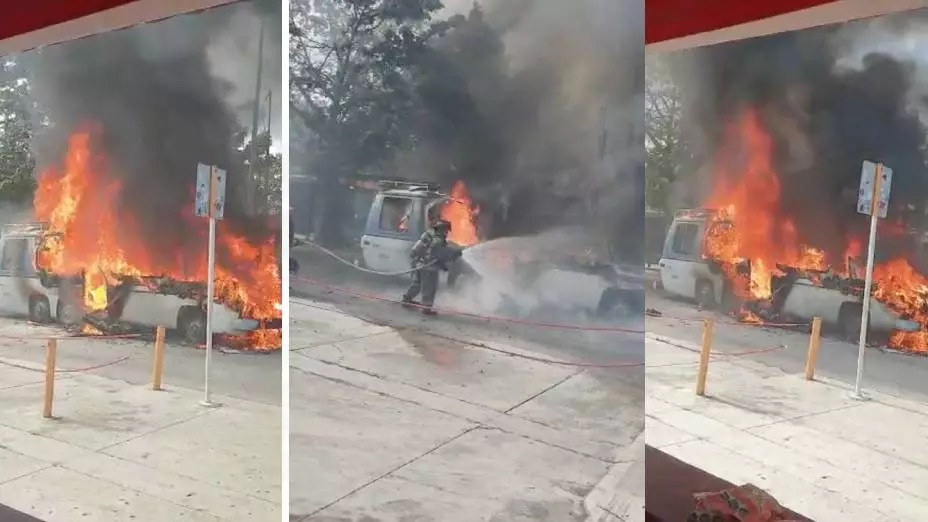 Se incendia vehículo en el parque “las Palapas” de Benito Juárez