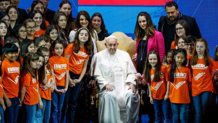 papa-francisco-critico-baja-tasa-natalidad-mundo-no-faltan-perros-gatos-faltan-hijos.jpg