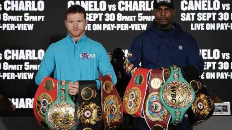 Canelo Álvarez vs Jermell Charlo: ¿Quién es favorito en las apuestas por el título mundial?