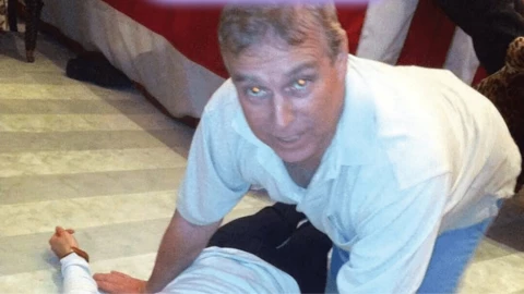 Cuáles son los vínculos que tiene el expríncipe Andrés con Jeffrey Epstein.