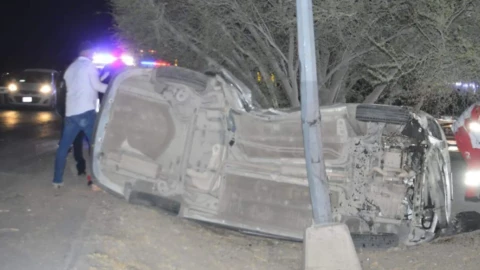 Volcadura en Lombardo Toledano