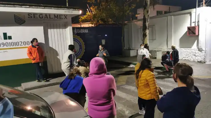 Protesta vecinos en cuartel policiaco en Álvaro Obregón