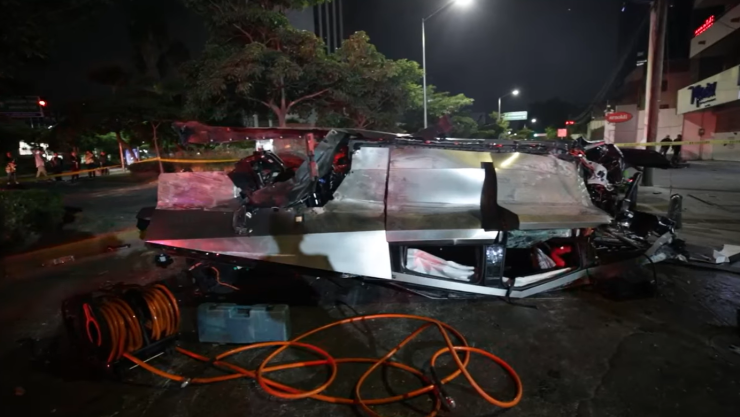 cybertruck en guadalajara.png