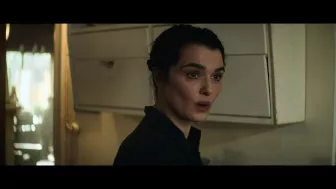 A lo largo de la película, su personaje muestra una evolución, pasando de ser una colaboradora del sistema a ayudar a Natasha y Yelena a destruir la Red Room.