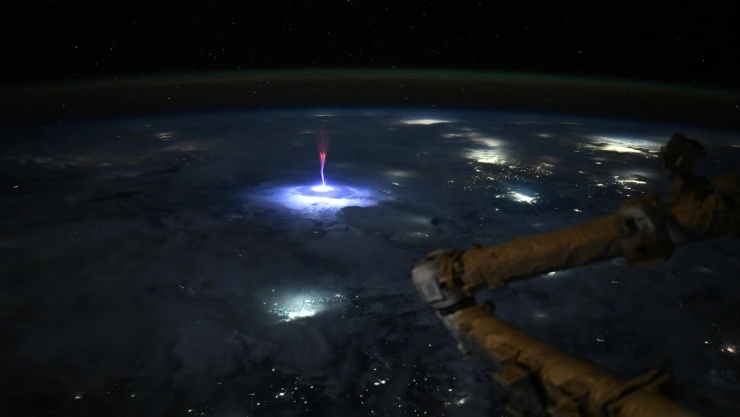 Sprite en la Tierra capturado desde la EEI.jpg