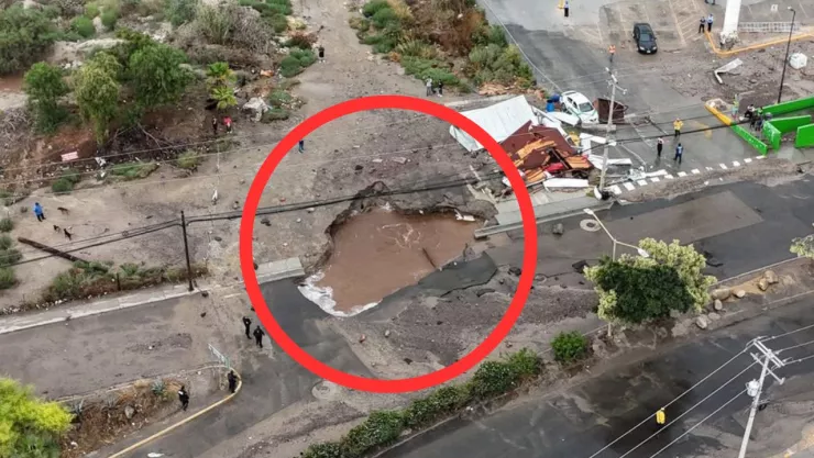 Fuga de agua y socavón afectan vialidades en Lomas de la Presa, Tijuana