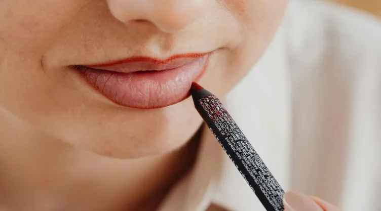 labios voluminosos en 3 sencillos pasos