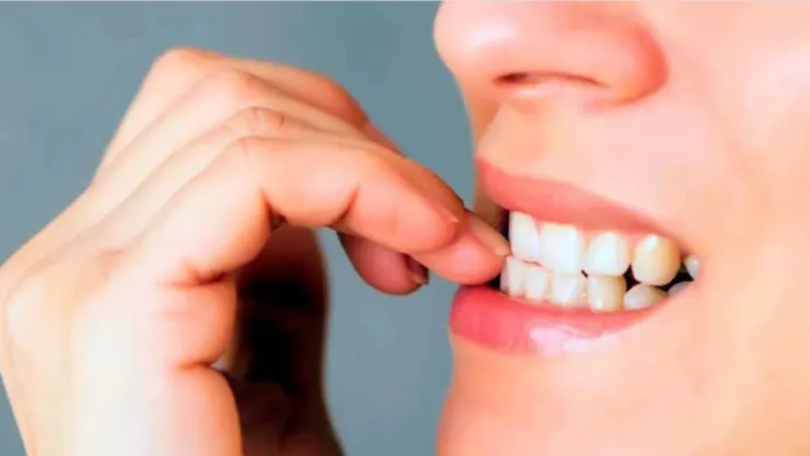 ¿Comerse las uñas o morderse los labios es una enfermedad?