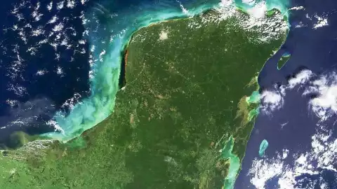 imagen satelite yucatan mancha blanca.jpg