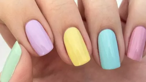 Uñas tonos pastel Foto Especial