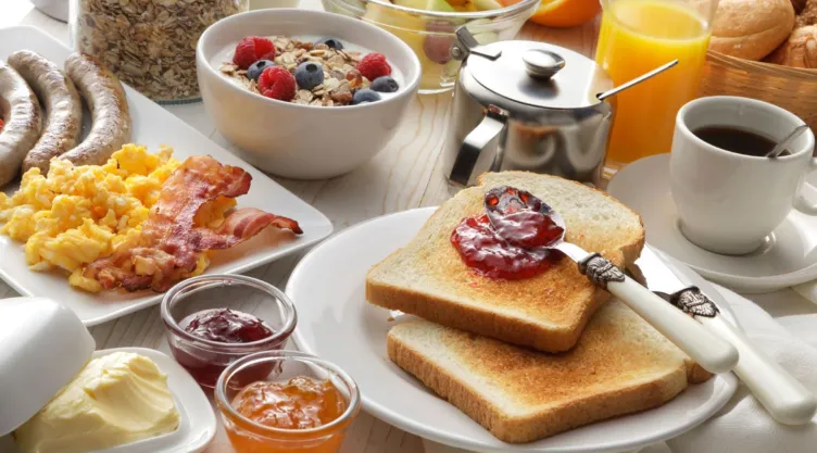 3 tipos de alimentos que elevan el colesterol malo