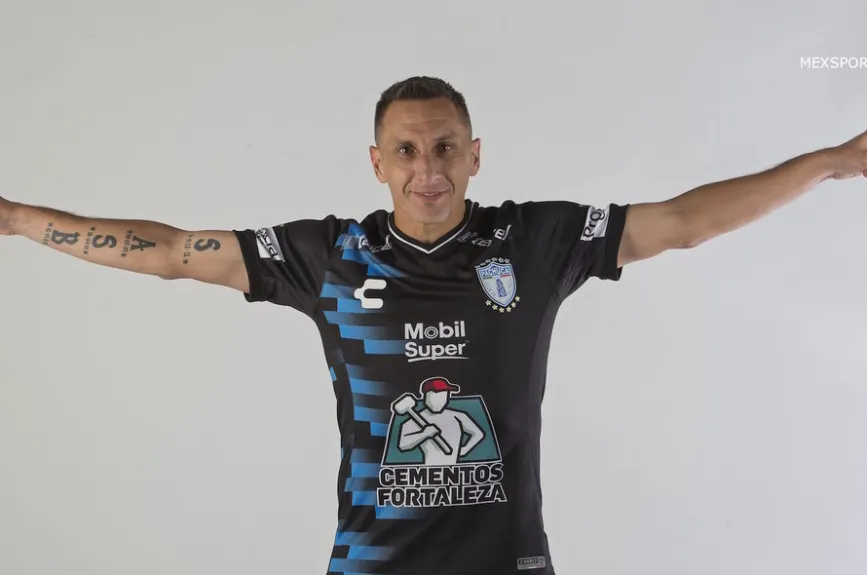El ‘Chaco’ apenas puso fin a su carrera e 2018 a los 37 años. El argentino naturalizado mexicano le dijo adiós a las canchas con Pachuca luego de estar en Cruz Azul por siete años.