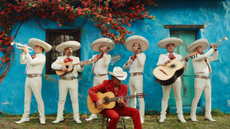 Los 5 detalles latinos de Bruno Mars: Mariachis y el son cubano