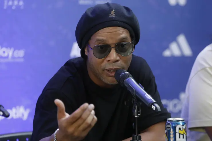 Ronaldinho le da la espalda a brasil copa america