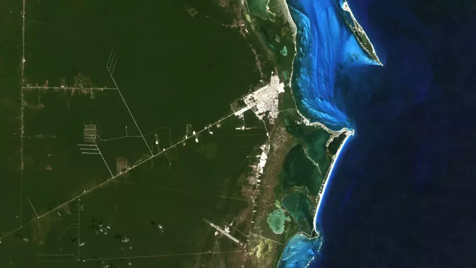 De-aldea-a-paraíso-turístico-en-50-años-así-lucia-Cancún-según-imágenes-de-la-NASA