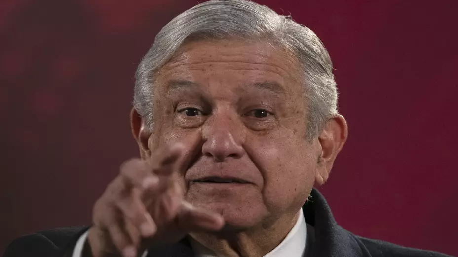 López Obrador propone colecta para “encuesta” revocatoria