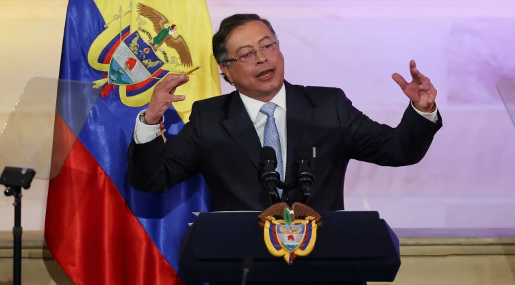 El Congreso aprobó declarar persona no grata al presidente Gustavo Petro por la disputa territorial en Santa Rosa.