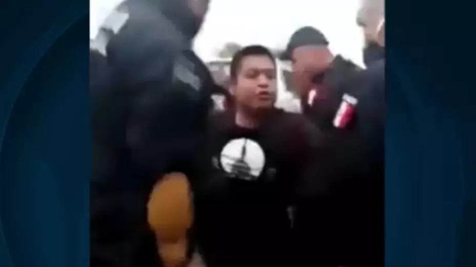 Policías pollo rostizado fila Cuauhtitlán Izcalli.jpg