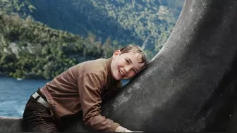 Escena de la película ‘Mi Mascota es un Monstruo’ (The Water Horse: Legend Of The Deep) con Alex Etel como Angus MacMorrow por Azteca 7.