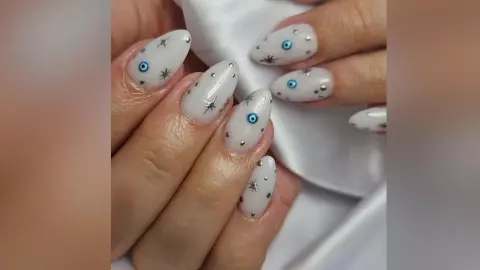Uñas turcas blancas.jpeg