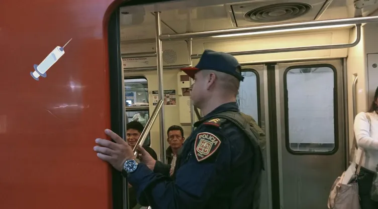 Policía de la CDMX vigilando las instalaciones del Metro.