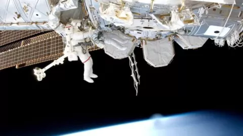 Astronautas perdidos en el espacio