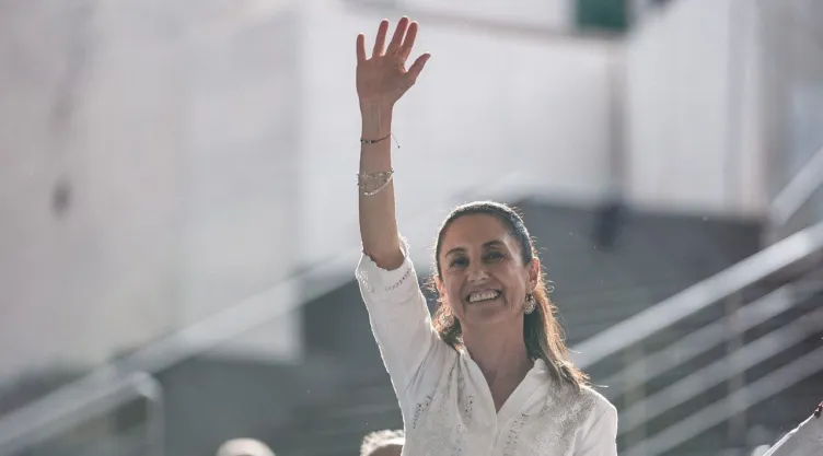 Claudia Sheinbaum se defiende de críticas tras entrevista donde dijo que era “violenta”