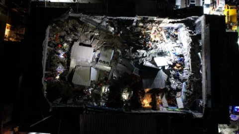 Colapso en discoteca de República Dominicana deja al menos 27 muertos.